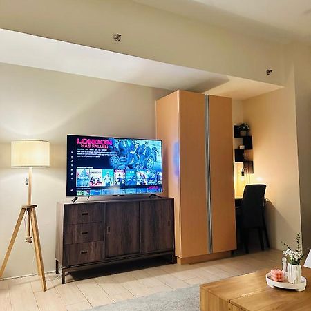 81 Newport Condominium Cluster 5 3A By Rechelle Nunag Pasay Esterno foto