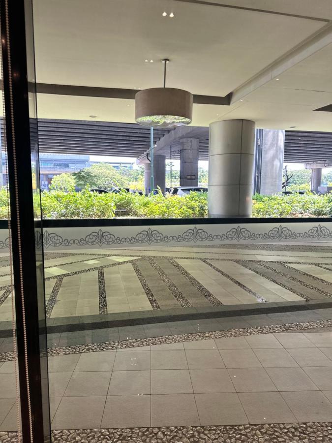 81 Newport Condominium Cluster 5 3A By Rechelle Nunag Pasay Esterno foto